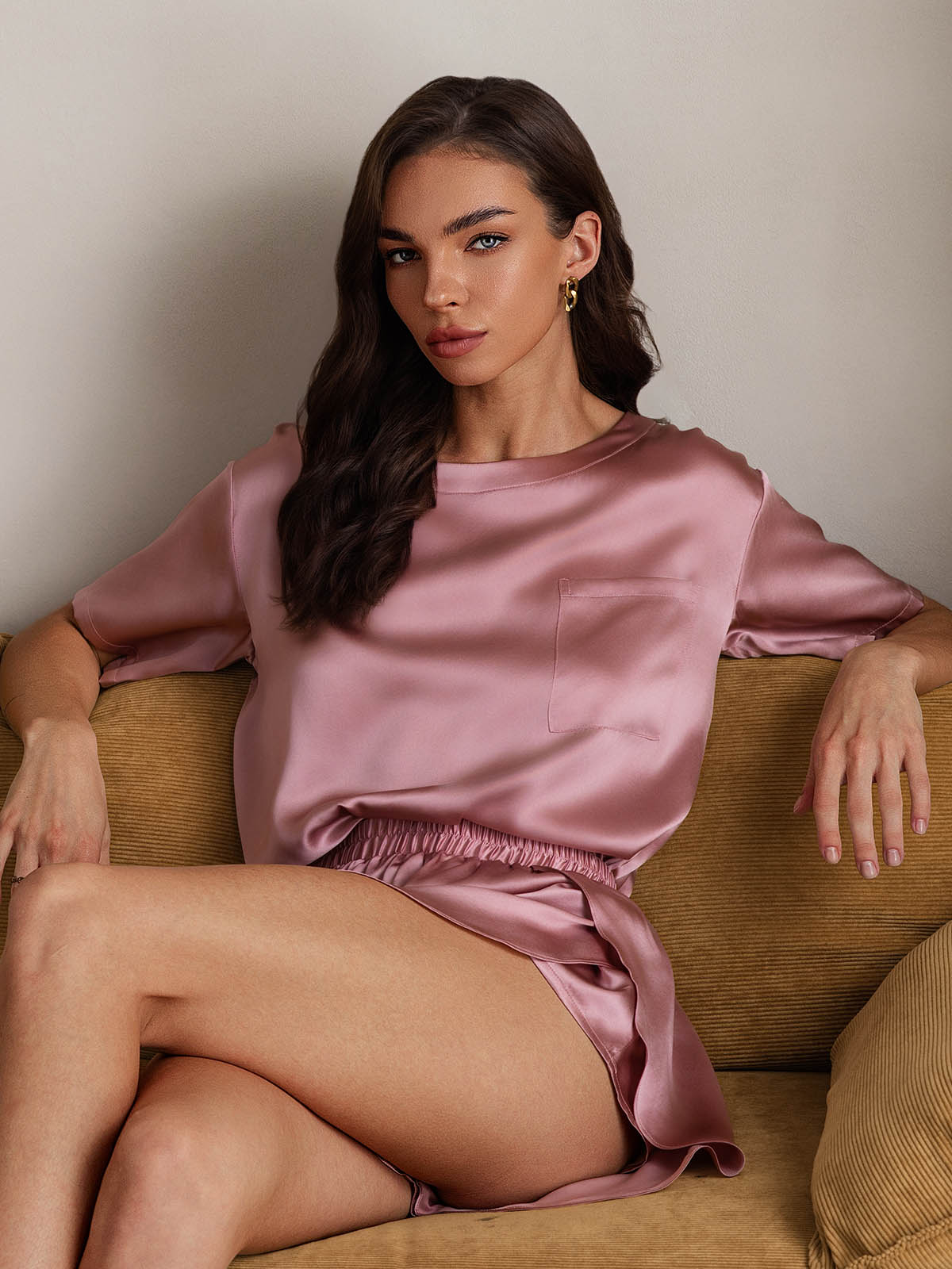 100% mulberry Silk Short Sleeve Round Neck Women's Pajamas Set - Image 1