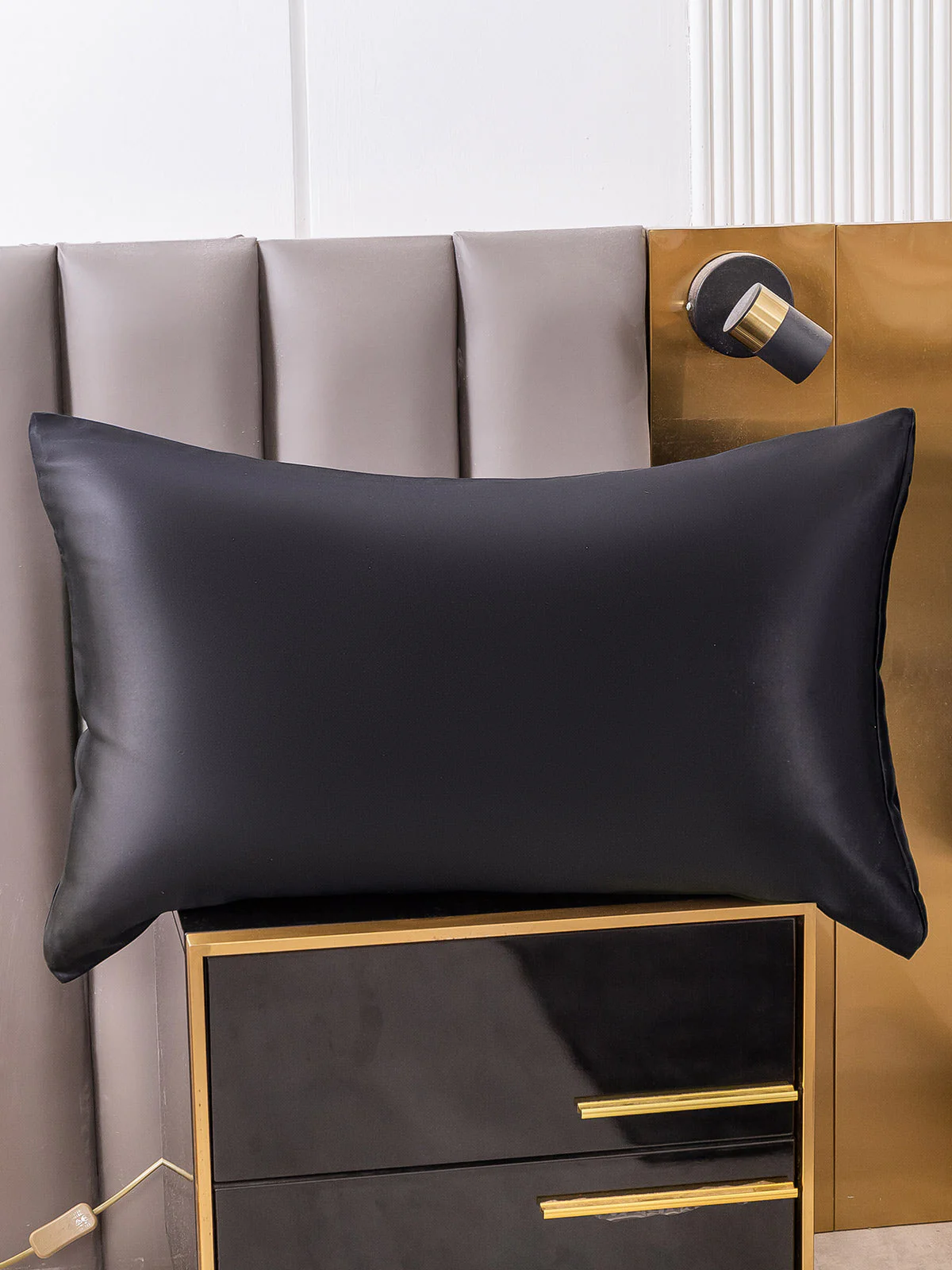 22momme 100% Mulberry Silk Pillowcase, Envelope Closure (Buy 3, Get 1 Free) - Image 2